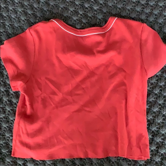 Brandy Melville red cropped tee-shirt - Picture 2 of 2
